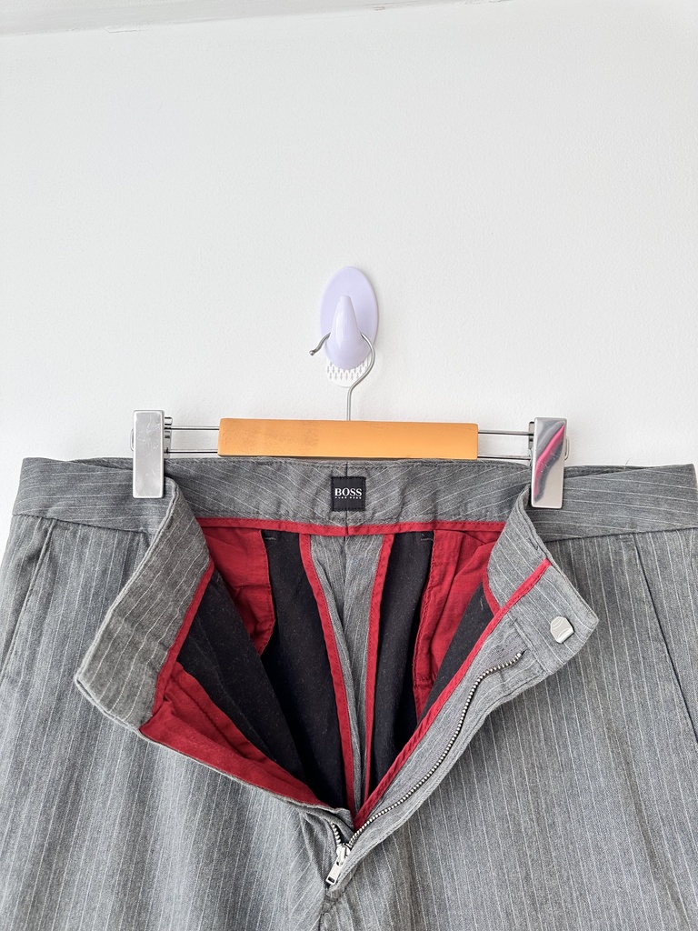 Pantalón gris