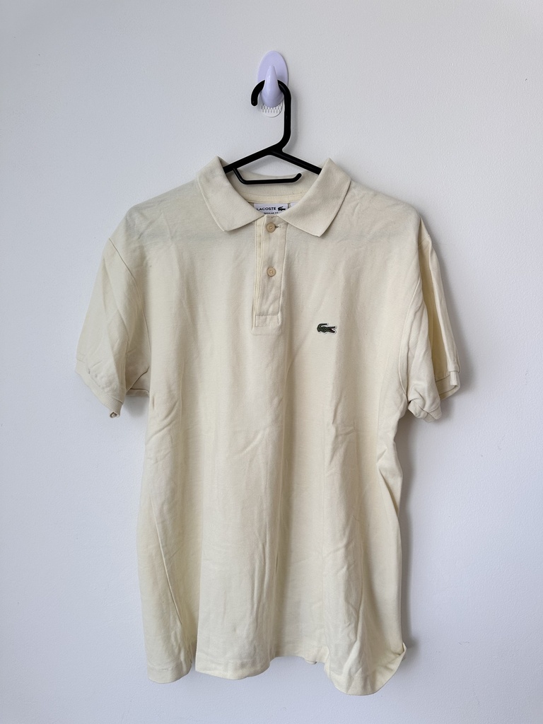Polo clásica amarilla